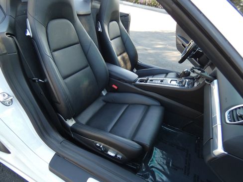 Used 2017 Porsche 718 Boxster S image 28