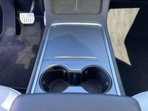 Used 2022 Tesla Model Y Performance image 13