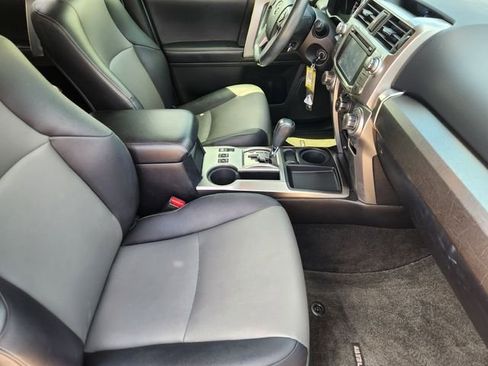 Used 2018 Toyota 4Runner SR5 Premium RWD image 14