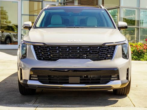 Used 2025 Kia Sorento EX w/ Panoramic Sunroof Package FWD image 7