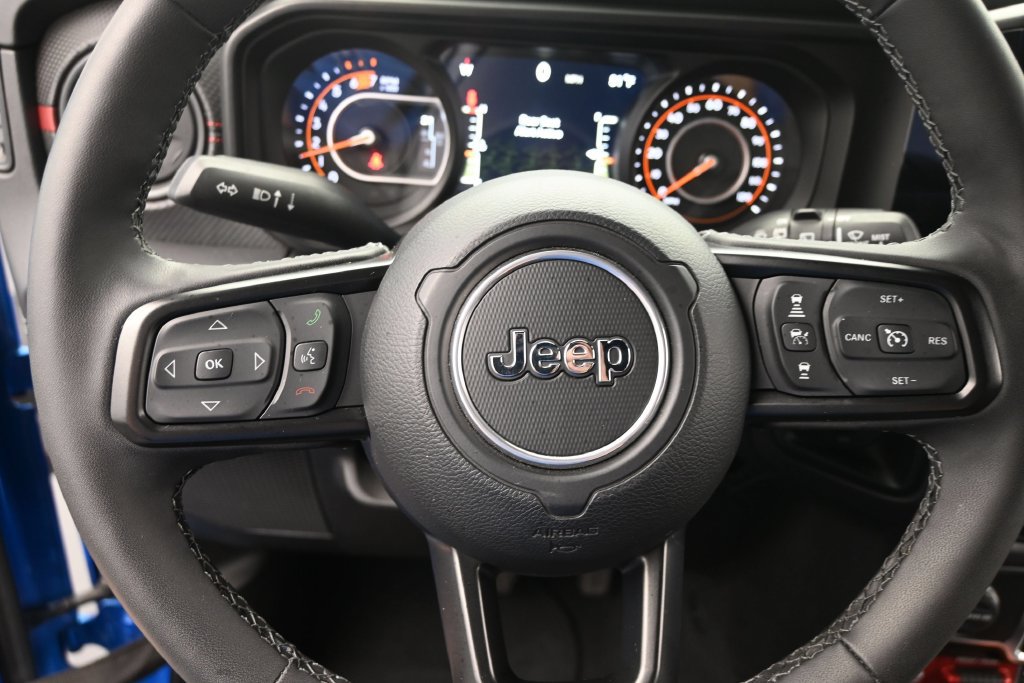 Used 2025 Jeep Wrangler Unlimited Rubicon AWD/4WD image 30