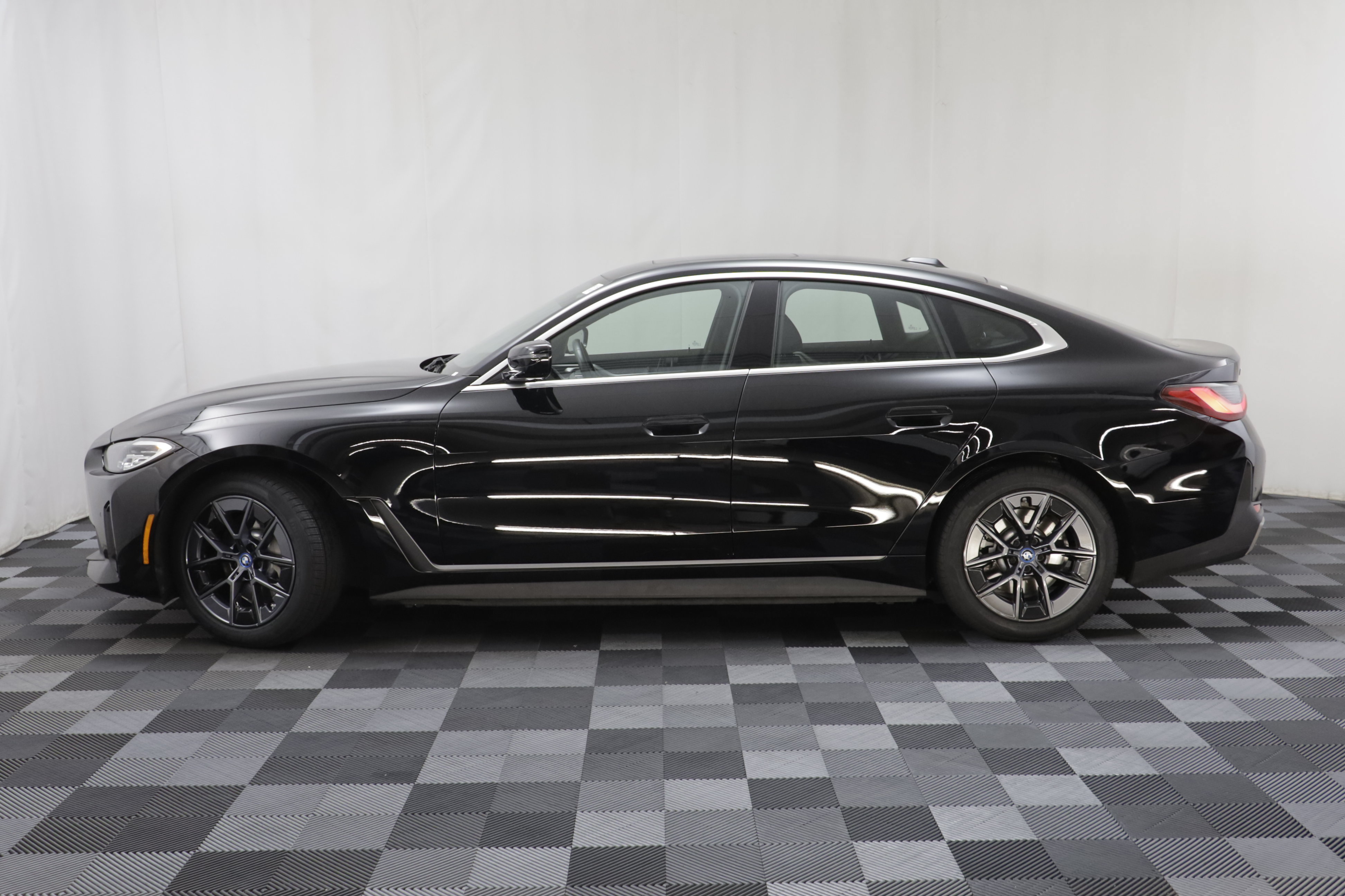 Used 2024 BMW i4 eDrive35 w/ Convenience Package RWD image 4