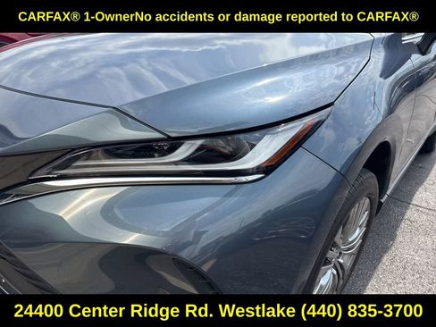 Used 2022 Toyota Venza XLE image 2