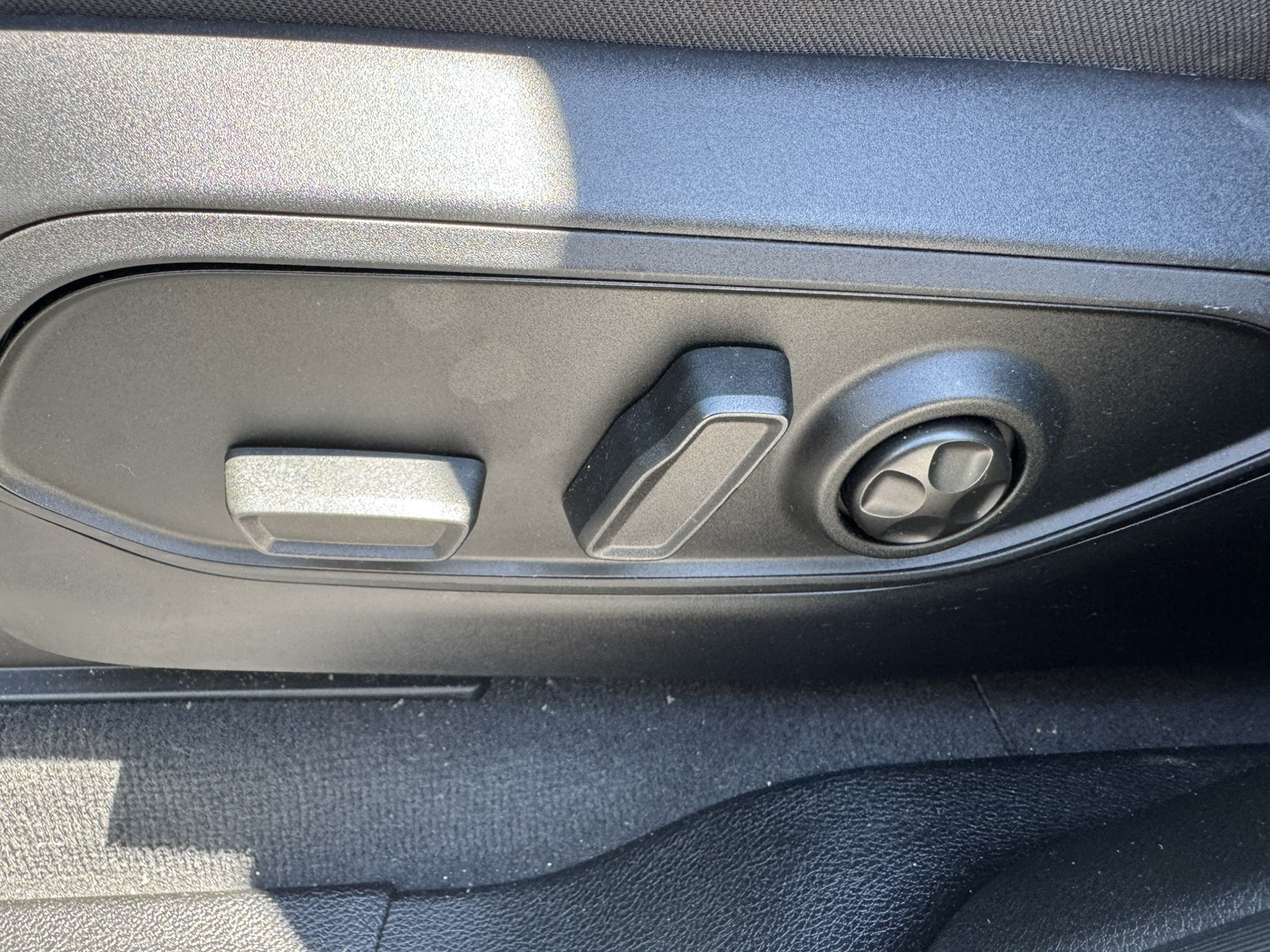 Certified 2025 Jeep Grand Cherokee Altitude AWD/4WD image 11
