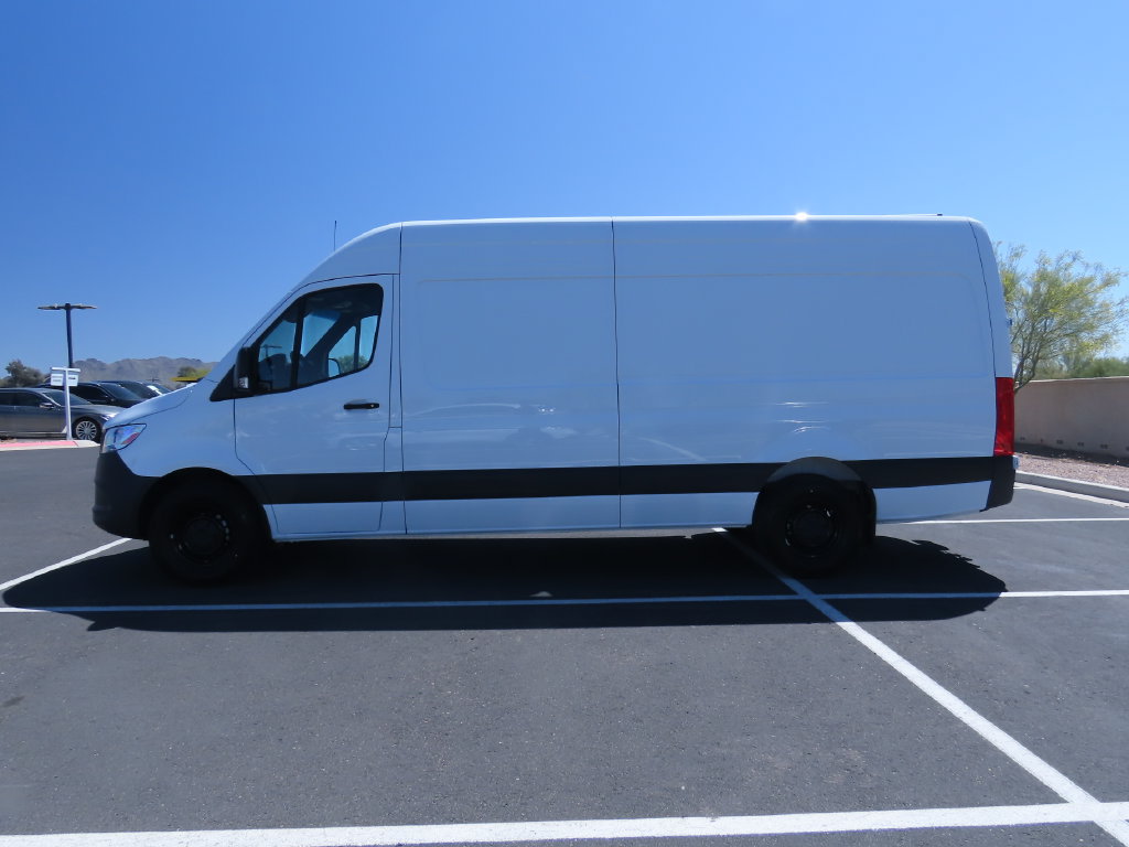 Used 2024 Mercedes-Benz Sprinter 2500 image 8