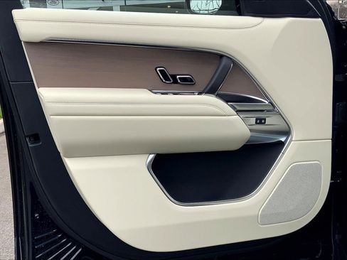 New 2026 Land Rover Range Rover Long Wheelbase SE image 10