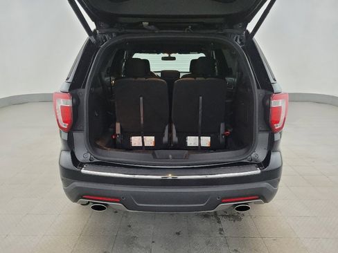 Used 2018 Ford Explorer XLT w/ Equipment Group 201A image 29