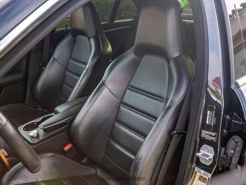 Used 2013 Mercedes-Benz C 63 AMG Sedan image 28