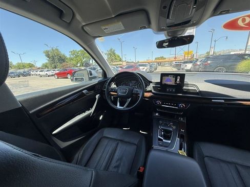 Used 2019 Audi Q5 2.0T Premium w/ Convenience Package AWD/4WD image 23