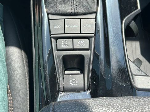 Used 2025 Toyota Camry XLE FWD image 27