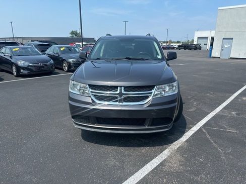 Used 2018 Dodge Journey SE w/ Connectivity Group image 2