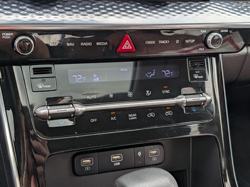 Used 2024 Kia Carnival SX Prestige FWD image 23