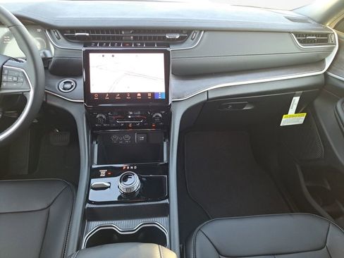 New 2025 Jeep Grand Cherokee L Limited image 3