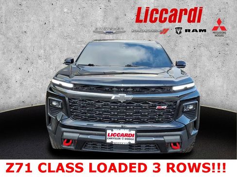 Used 2024 Chevrolet Traverse Z71 image 2