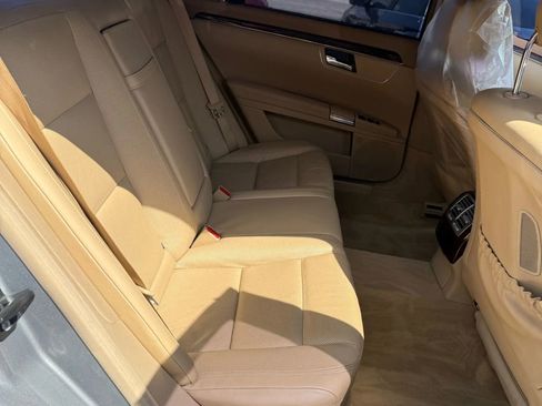 Used 2011 Mercedes-Benz S 550 4MATIC w/ Sport Pkg image 21