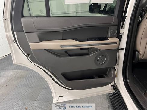 Used 2018 Ford Expedition XLT RWD image 29