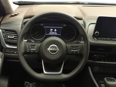 Used 2023 Nissan Rogue SV image 19