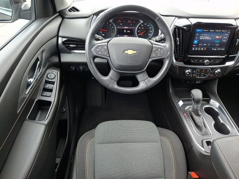 Used 2021 Chevrolet Traverse LT image 12