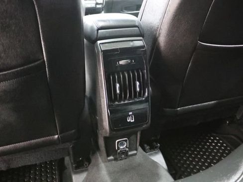 Used 2025 Jeep Compass Latitude w/ Sun & Sound Group AWD/4WD image 32