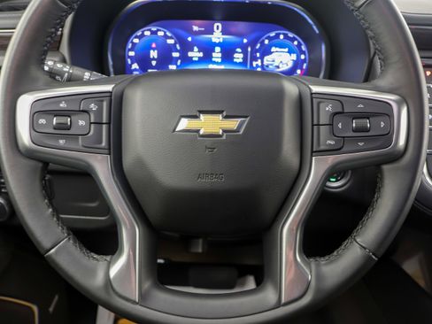 Used 2024 Chevrolet Suburban LT image 26