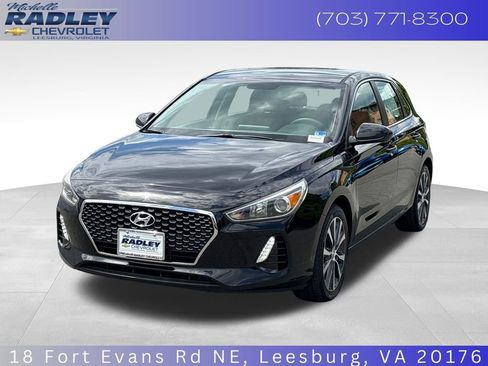 Used 2019 Hyundai Elantra GT FWD image 1
