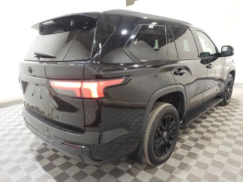 Used 2024 Toyota Sequoia Platinum AWD/4WD image 3