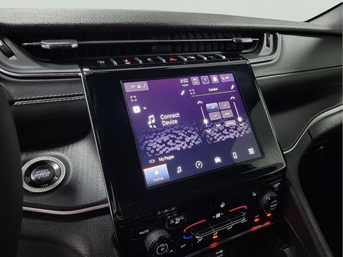 Used 2024 Jeep Grand Cherokee Altitude image 16