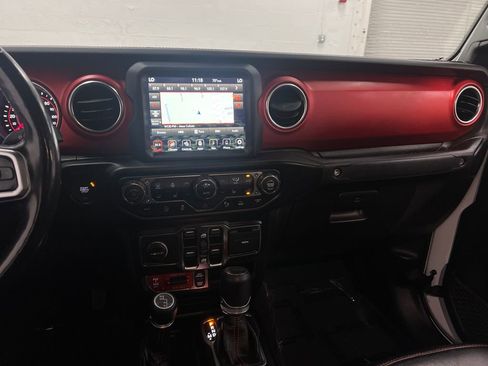 Used 2020 Jeep Gladiator Rubicon AWD/4WD image 19