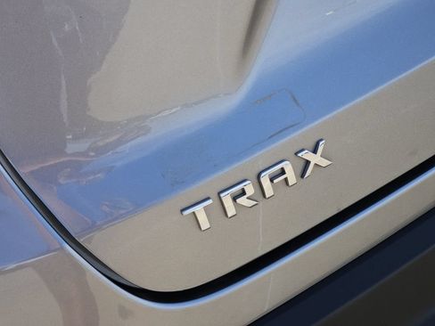 Used 2025 Chevrolet Trax LT w/ Driver Confidence Package FWD image 11