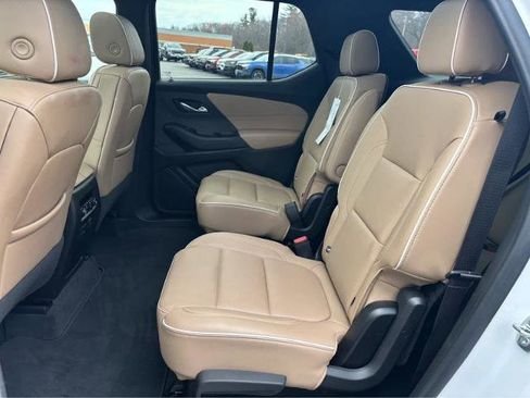 Used 2023 Chevrolet Traverse Premier image 24