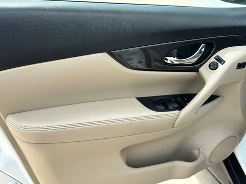Used 2020 Nissan Rogue SV w/ Premium Package FWD image 20