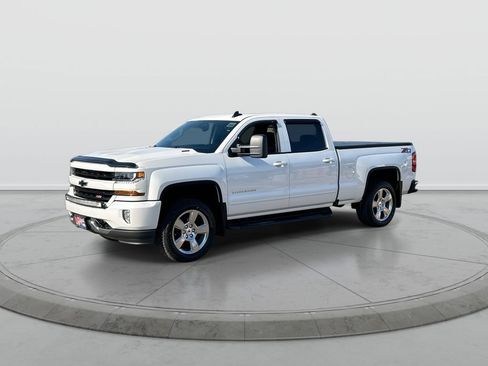 Used 2018 Chevrolet Silverado 1500 LT w/ All Star Edition AWD/4WD image 4