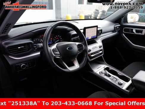 Used 2024 Ford Explorer XLT image 32