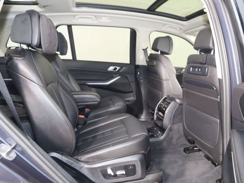 Used 2022 BMW X7 xDrive40i w/ Premium Package AWD/4WD image 17