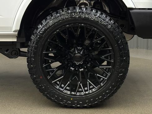 Used 2024 Ford Bronco Outer Banks AWD/4WD image 12