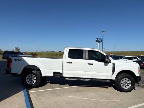 Used 2023 Ford F350 XL w/ Camper Package image 6