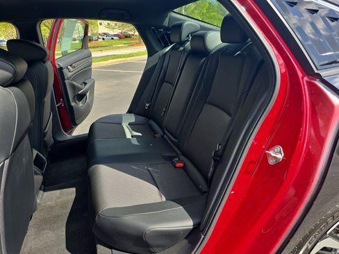 Used 2018 Honda Accord Sport image 14