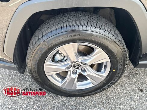 Used 2025 Toyota RAV4 XLE AWD/4WD image 37