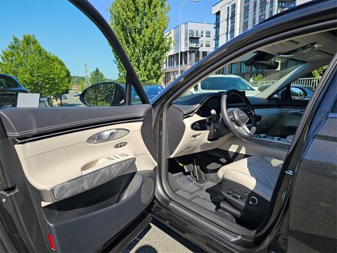 Used 2025 Genesis GV70 3.5T Sport w/ Sport Advanced Package image 22