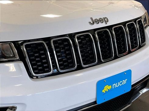 Used 2021 Jeep Grand Cherokee Limited AWD/4WD image 31