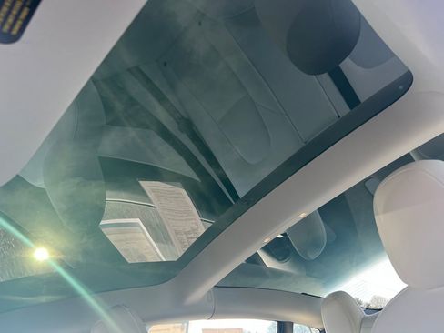 Used 2021 Tesla Model 3 Performance image 26