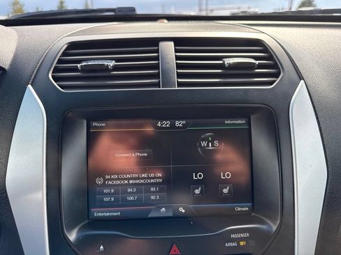 Used 2014 Ford Explorer XLT w/ Equipment Group 202A AWD/4WD image 13