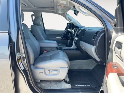 Used 2011 Toyota Sequoia Platinum AWD/4WD image 15