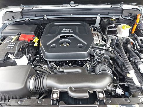 Used 2023 Jeep Wrangler Unlimited Sahara w/ Cold Weather Group image 35