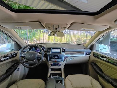 Used 2015 Mercedes-Benz GL 450 4MATIC image 32