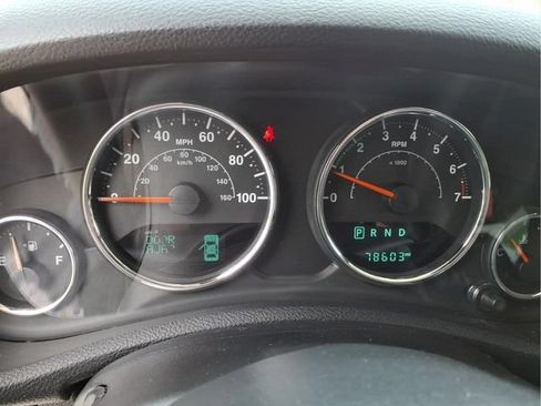 Used 2018 Jeep Wrangler Unlimited Sahara w/ Connectivity Group AWD/4WD image 20
