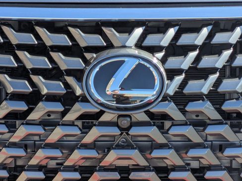Used 2023 Lexus GX 460 Luxury w/ Sport Design Package AWD/4WD image 14