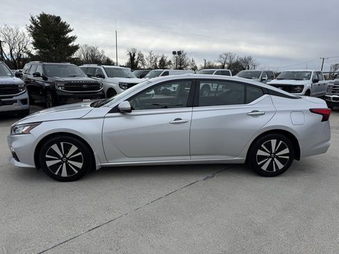 Used 2019 Nissan Altima 2.5 SV image 8