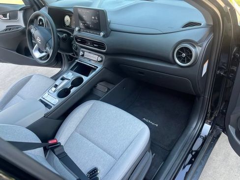 Used 2023 Hyundai Kona SE FWD image 17