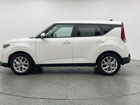 Used 2025 Kia Soul LX w/ LX Technology Package image 5